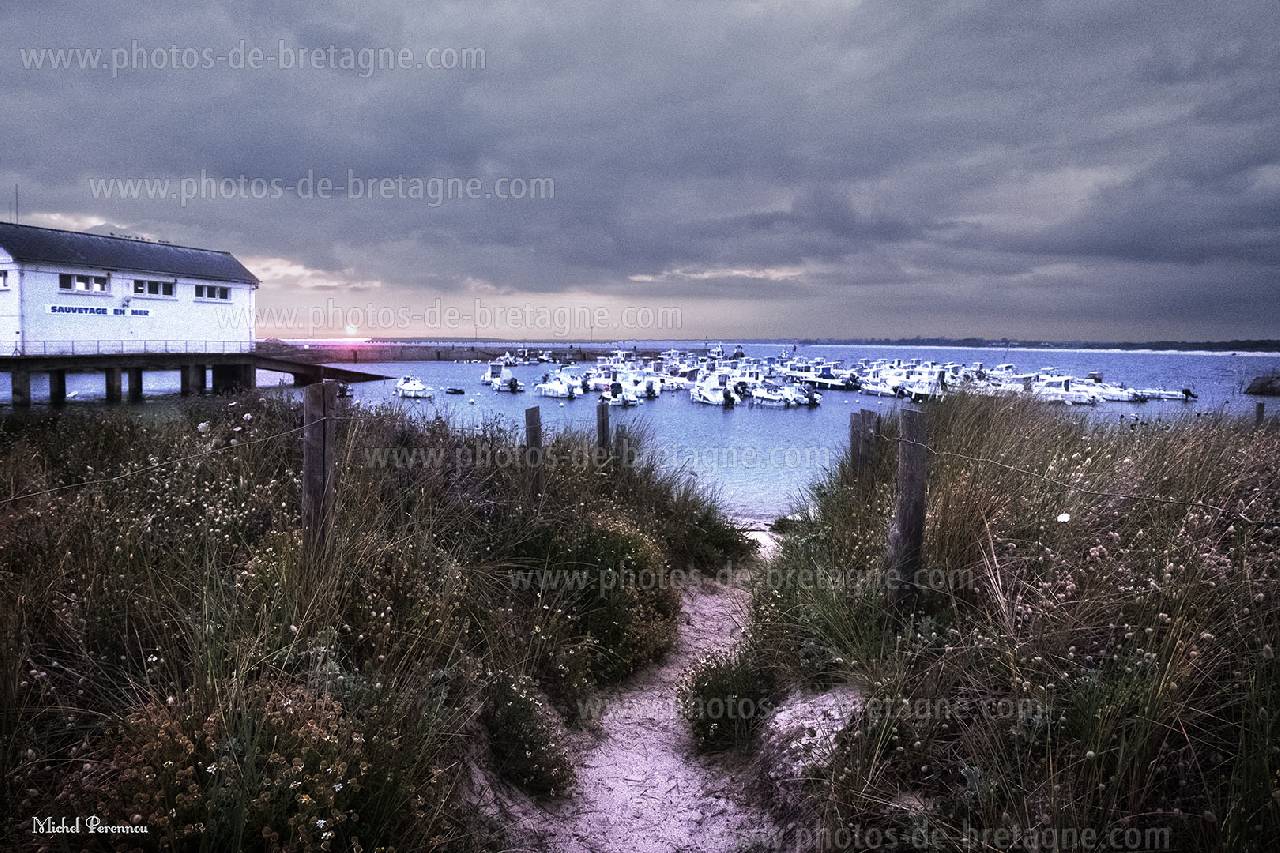 ../pages/fin-de-journee-au-petit-port-de-trevignon-finistere.html