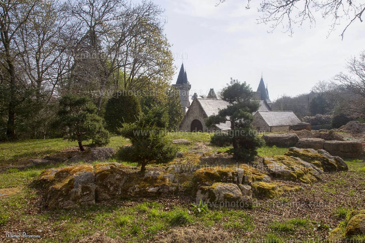 ../pages/nevez-le-parc-du-chateau-du-henan.html